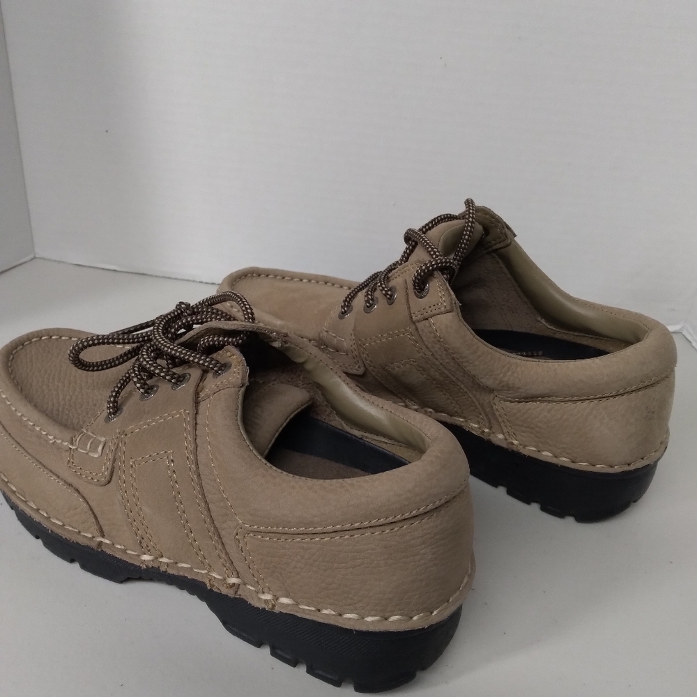 Earth shoes tan suede oxford size 7